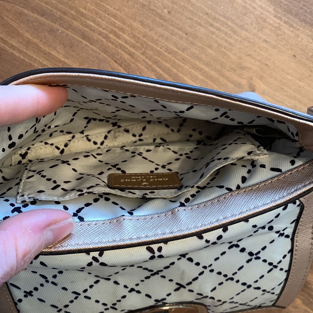 Kate Spade Gold small Purse - Picture 7 of 7